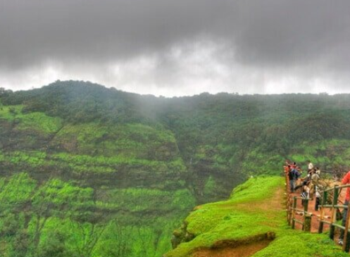 Echo Point, Matheran, Raigad, Maharashtra - Vushii.com